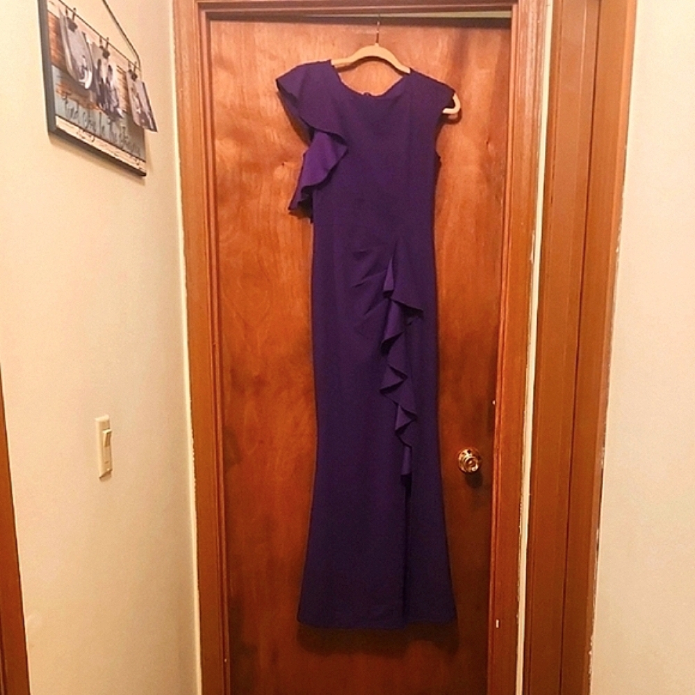 Elegant Purple Ruffle Evening Gown Size Small